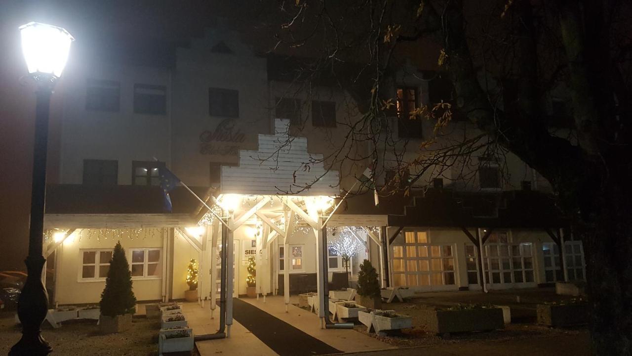 斯亚斯塔俱乐部酒店 哈卡尼 外观 照片